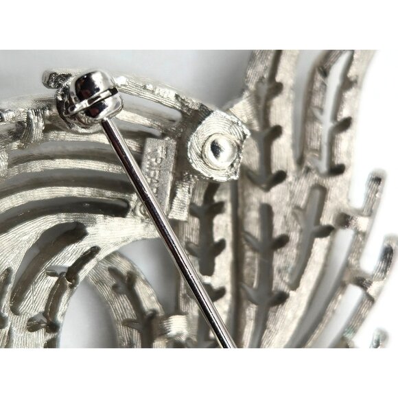 Vintage Crown Trifari Signed Silver Swirl Leaf Brooch 1950s Mid-Century - Picture 3 of 5